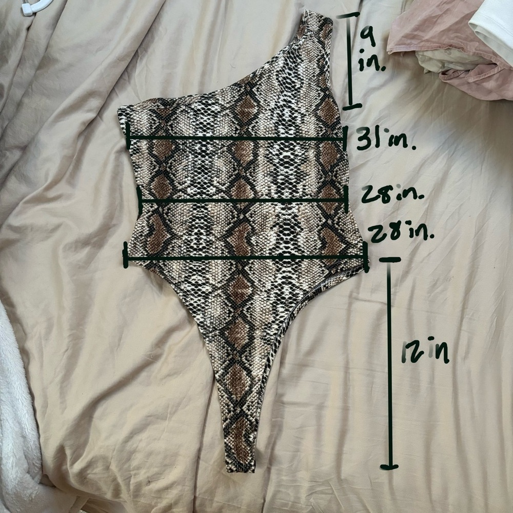 Snake skin one shoulder body suit - Picture 2 of 3